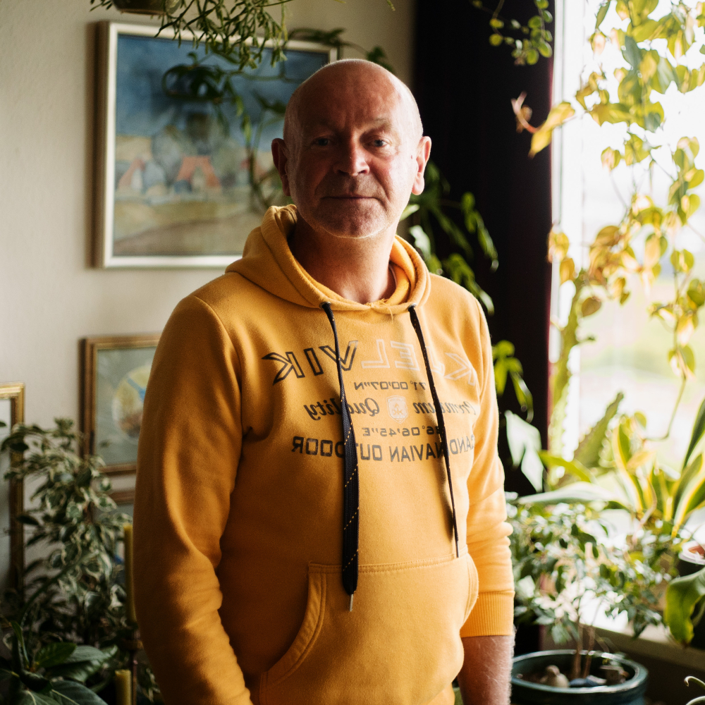 Portretfoto van Jacob die zijn ervaringsverhaal vertelt over jezelf kunnen zijn als homosexueel